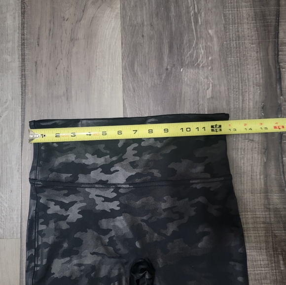 SPANX Leggings Black and Gray - Metallic - Picture 6 of 11
